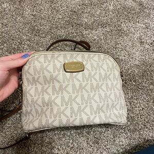 Michael kors crossbody